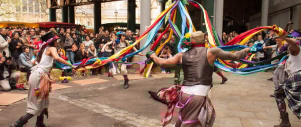 Dancing Dialogues